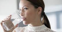 Stire din Sănătate : Consumul de apă - răceala și gripa
