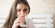Stire din Sănătate : Cum vă ajută apa cu electroliți să vă mențineți în formă