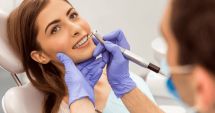 Stire din Sănătate : Cum să vă îngrijiți dinții când purtați un aparat dentar