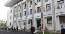 Stire din Politică-Administrație : "Veniți să vă ridicați ajutoarele de la UE". IATĂ LISTA CELOR CARE NU ȘI-AU RIDICAT PACHETELE