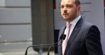 Stire din Politică-Administrație : Ministrul Rogobete pune „tunurile” pe medicii care pleacă de la stat la privat în timpul programului