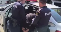 Stire din Eveniment : Doi complici ai femeii care a ucis un medic, arestați. Anchetatorii au recuperat ceasuri, bijuterii și telefonul victimei