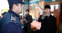 Stire din Eveniment : Arhiepiscopia Tomisului neagă faptul că polițiștii au fost încuiați în biserici