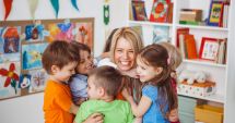 Stire din Cultură-Educație : "Arhitecții de suflete" pure au sărbătorit "Ziua învățătorului"