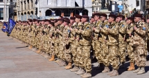 Stire din Eveniment : SALARIILE MILITARILOR VOR CREȘTE DIN NOU.  MAJORĂRILE, CUPRINSE ÎNTRE 200 ȘI 1.200 LEI, SE VOR ÎNCASA ÎNCEPÂND CU LUNA AUGUST