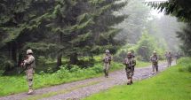Stire din Eveniment : Militari români și moldoveni, instruire în comun, în Munții Tarcăului