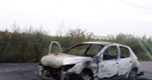 Stire din Eveniment : O mașină a ars pe drumul spre Năvodari! Se circulă cu dificultate în zonă