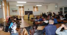 Stire din Cultură-Educație : Cum au sărbătorit liceenii Dragobetele
