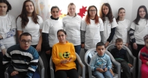 Stire din Cultură-Educație : Asociația "Zâmbet și culoare", beneficiara donațiilor elevilor