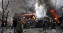 Stire din Actualitate : ATAC SINUCIGAȘ cu BOMBĂ la Kabul. Vizat, un convoi NATO: cel puțin 5 victime
