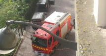 Stire din Actualitate : FRANȚA, ÎN ALERTĂ MAXIMĂ! Militari francezi, loviți în plin de un vehicul la Paris