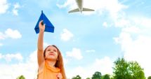 Stire din Cultură-Educație : Atelier de construit avioane pentru copii