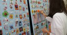 Stire din Cultură-Educație : Atelier de creație mărțișoare,  inițiat de elevi  pentru colegii  cu nevoi speciale