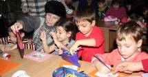 Stire din Cultură-Educație : Ateliere interactive de încondeiat ouă