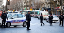 Stire din Actualitate : Atentat dejucat în Franța: Trei kilograme de exploziv, arme și un drapel al SI,  în posesia suspecților arestați