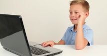 Stire din Eveniment : Atenție cu cine vorbesc copiii pe Internet, să nu ajungă victimele infractorilor!