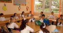 Stire din Cultură-Educație : Atenție, părinți! S-a amânat înscrierea la școală
