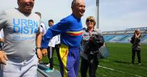 Stire din Sport : Galerie foto. Atletism: Ioan Veliciu, sărbătorit pe pista de atletism
