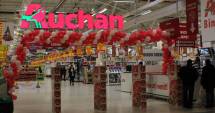 Stire din Social : Mâncarea de la Auchan a băgat 18 persoane în spital. Comisarii OPC au găsit peste 140 kg de preparate alterate