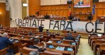 VIDEO: Scandal AUR și Diana Șoșoacă în parlament, față de introducerea certificatului