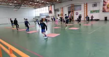 Stire din Sport : Antrenamente intense pentru micuții fotbaliști de la Aurora 23 August