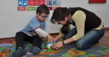 Stire din Sănătate : Terapia pentru copiii cu autism trebuie să înceapă până la vârsta de trei ani