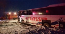 Stire din Eveniment : ACCIDENT de AUTOCAR, în această dimineață. DOUĂ VICTIME!