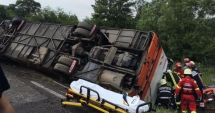 Stire din Eveniment : ACCIDENT GRAV AUTOCAR / Detalii noi despre starea răniților