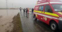 Stire din Eveniment : Au văzut moartea cu ochii!  Un autocar a plonjat în derea