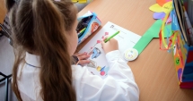 Stire din Cultură-Educație : Scandalul auxiliarelor! "De acum înainte, experții în educație sunt părinții"