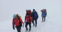 Stire din Eveniment : Arafat: Turistul surprins de avalanșă a fost găsit. Nu are semne vitale