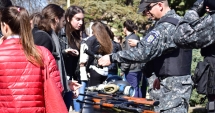Stire din Eveniment : Avansări în grad la IPJ Constanța  și exerciții demonstrative, de Ziua Poliției