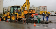 Stire din Social : Atenție, șoferi! Trafic îngreunat pe bulevardul Mamaia. Se lucrează la o conductă de apă