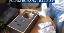 Stire din Eveniment : A venit alocația! … și cocaina. Traficanții de droguri "lucrează" la vedere. Trimit și primesc marfa prin poștă
