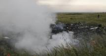 Stire din Actualitate : Cel puțin șapte oameni au murit după ce două avioane s-au prăbușit