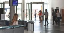 Stire din Social : Preţul biletelor de avion va creşte, avertizează un şef al industriei aeriene
