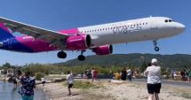 Stire din Actualitate : Un avion Wizz Air aproape că le-a luat capetele turiștilor de pe insula greacă Skiathos