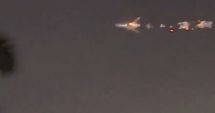 Stire din Actualitate : Un avion Boeing a luat foc în aer. Flăcările au cuprins o parte a aeronavei