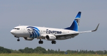 Stire din Actualitate : O aeronavă EgyptAir, cu zeci  de oameni la bord, s-a prăbușit  în Mediterana