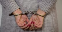 Stire din Eveniment : O avocată este suspectată că a comandat o triplă asasinare! Femeia ar fi vrut să răzbune moartea fiului ei