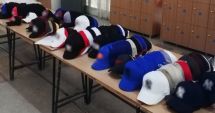 Stire din Eveniment : A vrut să dea lovitura cu șepci "de firmă"