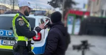 Stire din Eveniment : Pietonii indisciplinați, vizați de polițiști. 145 de sancțiuni aplicate într-o singură zi