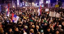 Stire din Actualitate : Serbia fierbe. Protestatarii cer anularea rezultatelor alegerilor parlamentare, favorabile lui Vucic
