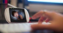 Stire din Anunțuri : Ce funcţii trebuie să aibă un baby monitor, pe lângă supraveghere audio şi video
