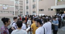 Stire din Cultură-Educație : Au început probele scrise la Bacalaureatul de toamnă. 1000 de elevi s-au înscris la examen