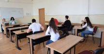 Stire din Cultură-Educație : Prima probă de bacalaureat, primul eliminat pentru tentativă de fraudă