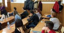 Stire din Cultură-Educație : Simularea Bacalaureatului, faza probei obligatorii  a profilului
