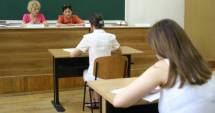 Stire din Cultură-Educație : Elevii de-a VIII-a se pregătesc de simularea Evaluării Naționale
