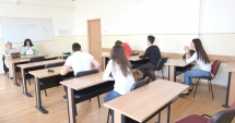 Stire din Cultură-Educație : Au început probele orale la sesiunea a doua de bacalaureat