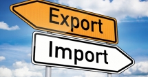 Stire din Economie : Balanța comerțului exterior  se dezechilibrează continuu